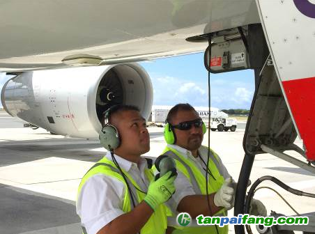 夏威夷航空给飞机接上高效外置电源来降低燃油使用 减少油耗及碳排放量