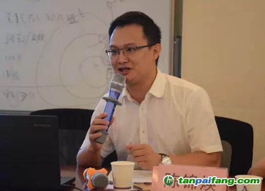 广东省低碳产业技术协会副秘书长陈锦焕主持活动