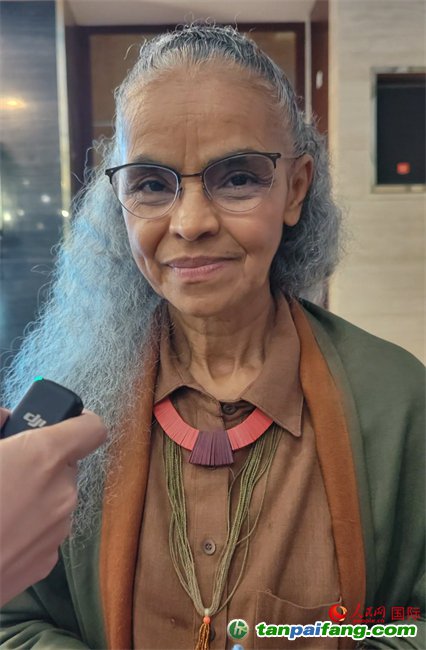 巴西环境与气候部部长玛丽娜·席尔瓦接受人民网采访。人民网记者 符园园摄